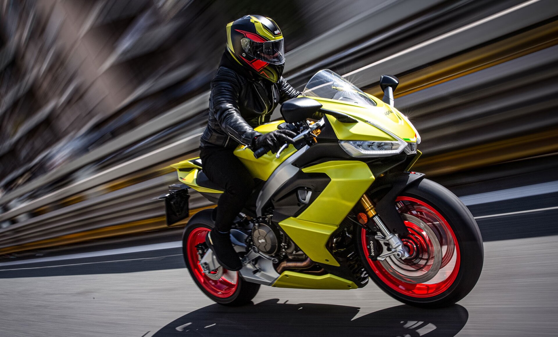 Motorrad in gelb bei Motorradonlineshop.de