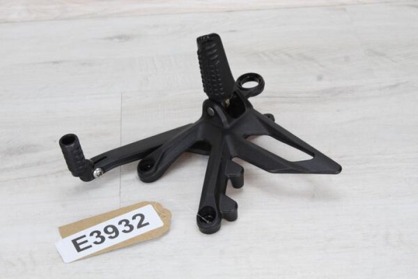 Fussrastenanlage, Halter,Träger rechts KTM Super Duke 1290 R (2021)